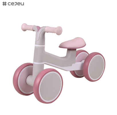 Giro di 1 anno della bici dell'equilibrio del bambino sul giocattolo, sui primi regali di compleanno della bici del bambino per i ragazzi di un anno e sulle ragazze